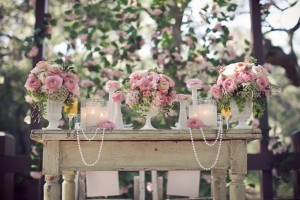 ASK MS. ELITOU: How can I bring pearls into my wedding theme?
