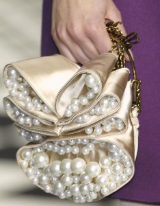 PEARL FASHION: Frankie Morello Pearl Clutch