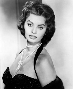 PEARL HISTORY: Sophia Loren Once Again in Pearls