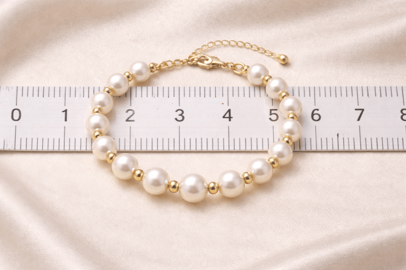pearlsonly-blog-106-image-8-pearl - De juiste maat kiezen voor gouden parelarmbanden - Parelsieraden - pearlsonly
