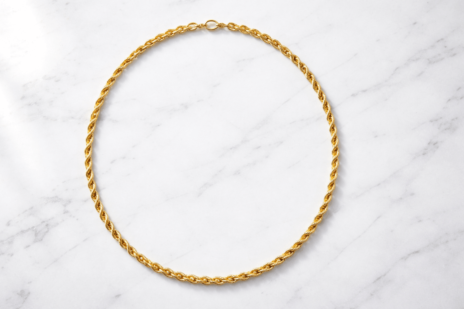 Geelgouden ketting voor vrouwen